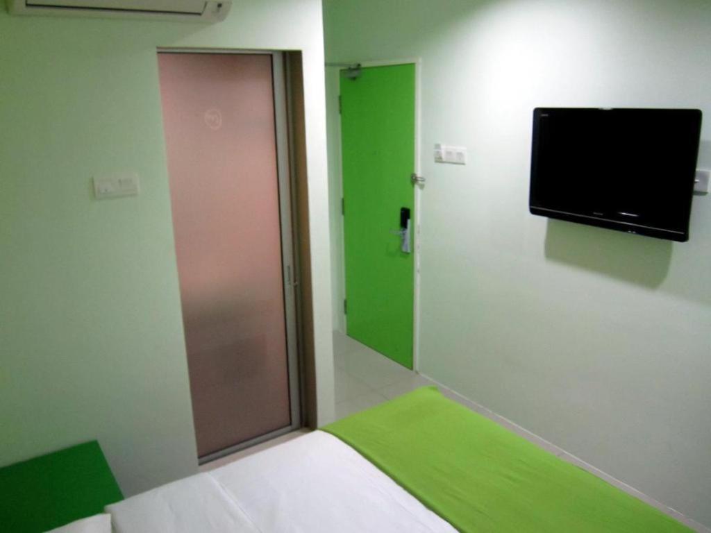 Eco Hotel Putra Каджанг Екстериор снимка