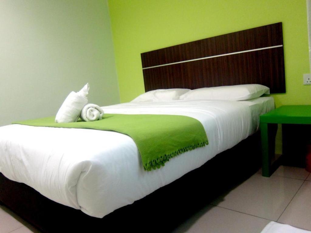 Eco Hotel Putra Каджанг Екстериор снимка
