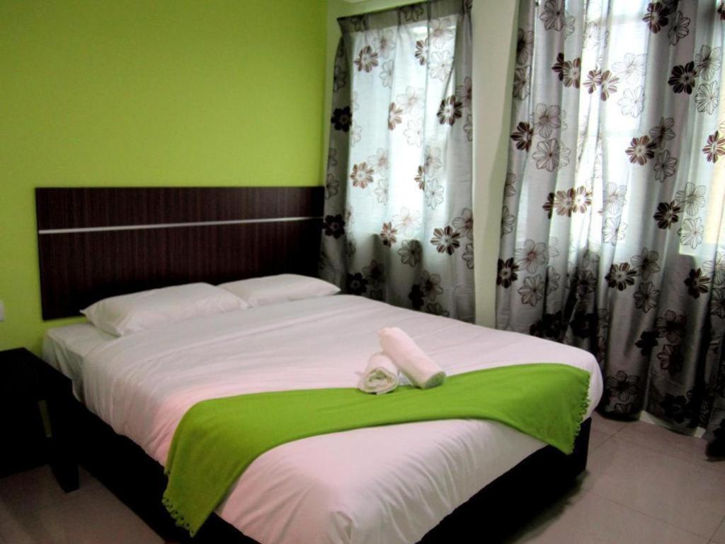 Eco Hotel Putra Каджанг Екстериор снимка